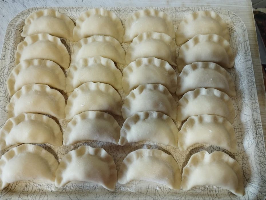 Вареники домашние с капустой; с творогом