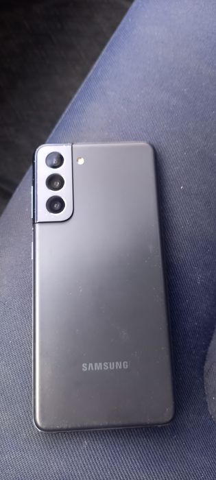 Samsung s21 много добро състояние