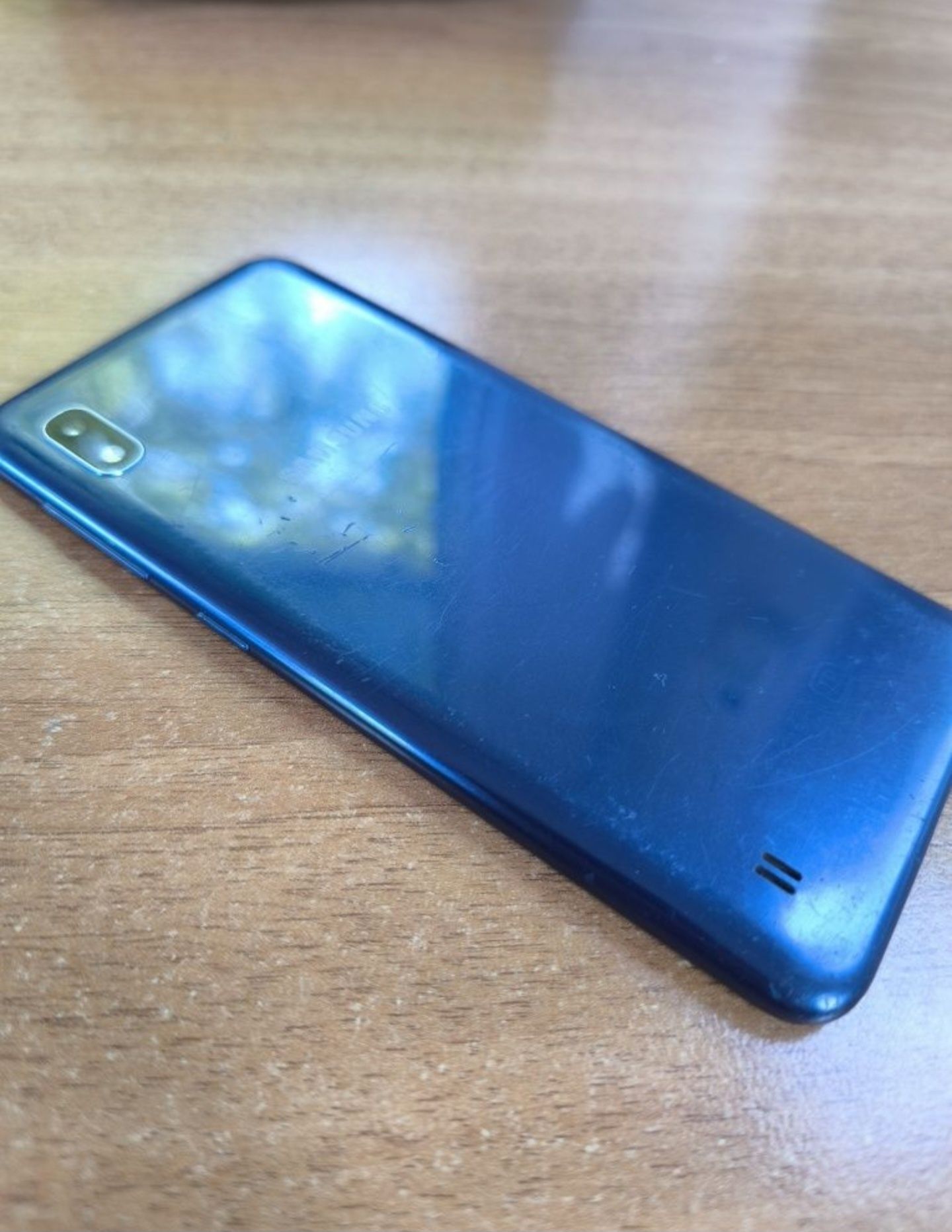 Samsung a10 ishlab turgan tel