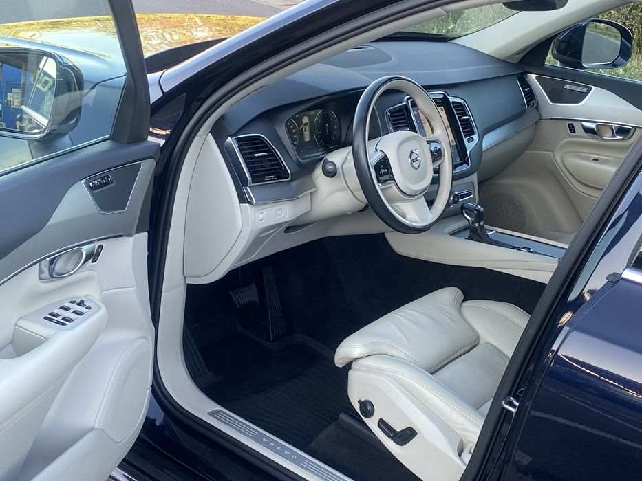 Volvo XC90 2.0D D5 4xD 232 cp 7 Locuri INSCRIPTION PLUS