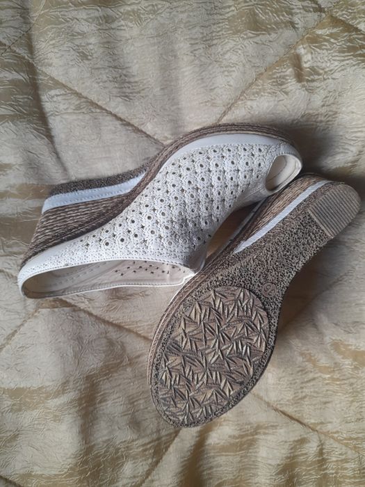 Продам сабо, новые.