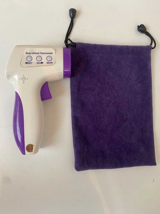 Бесконтактный инфракрасный измеритель температуры