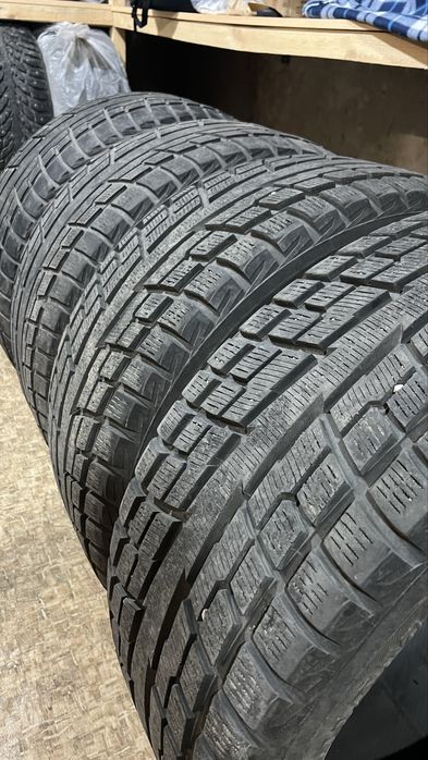 Продам зимние шины Yokohama Geolandar I/T-S G073