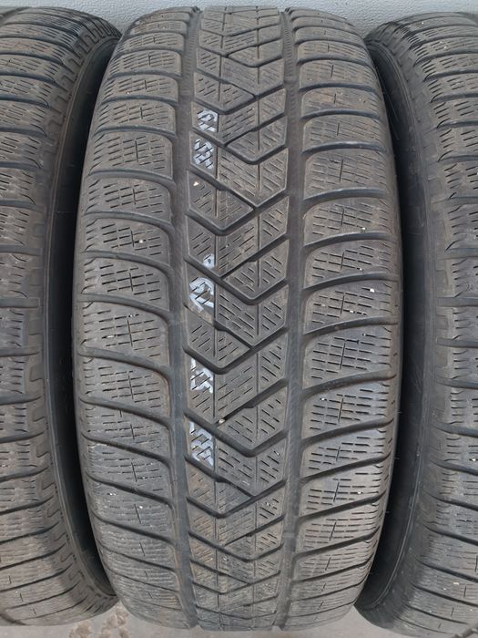 Зимни гуми 4 броя PIRELLI Scorpion 235 55 R19 дот 2519