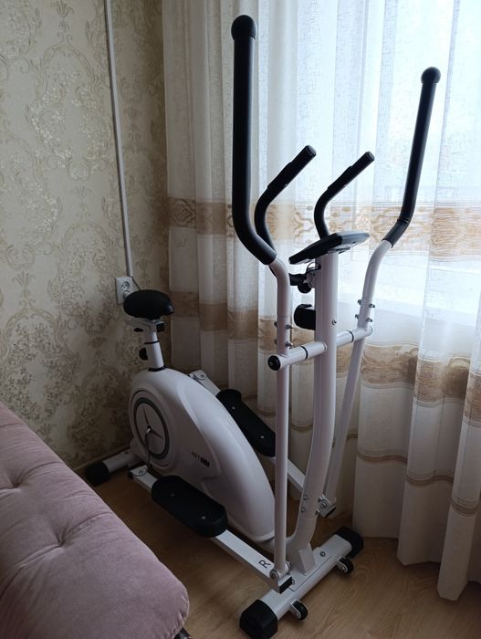 Продам элипсный тренажёр -беговел