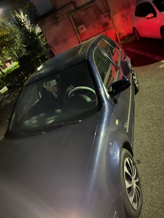 Vând golf 4 benzina