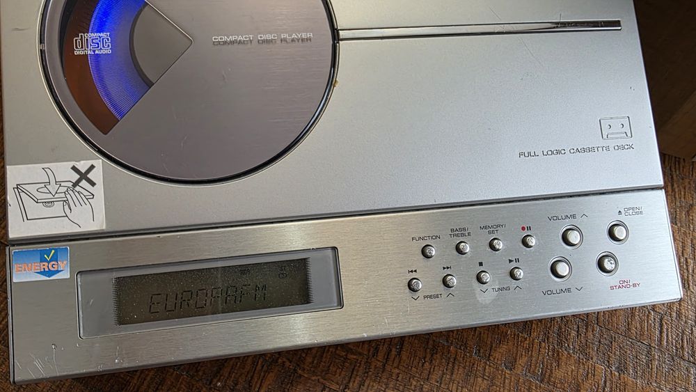 Sistem audio compact Sharp XL-T300