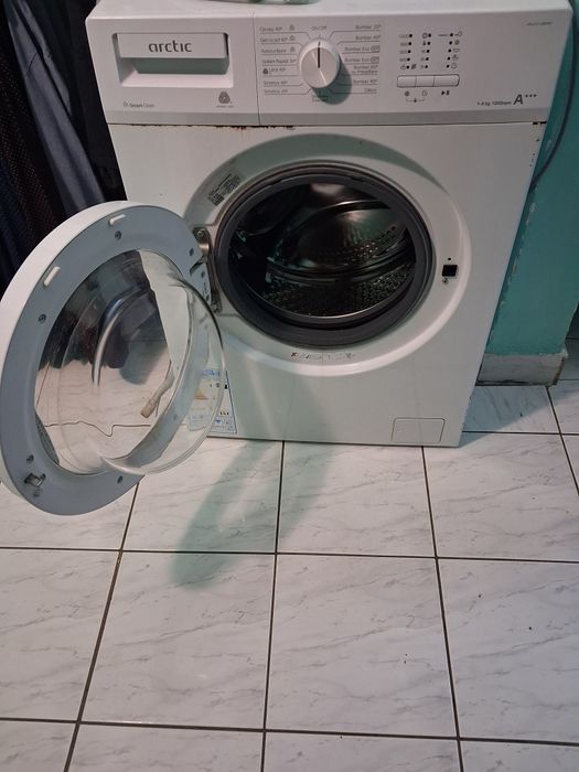 Mașină de spălat Arctic