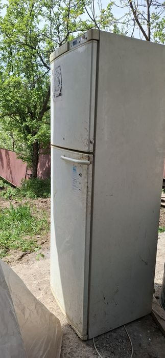 Холодильник б/у фирмы bosch