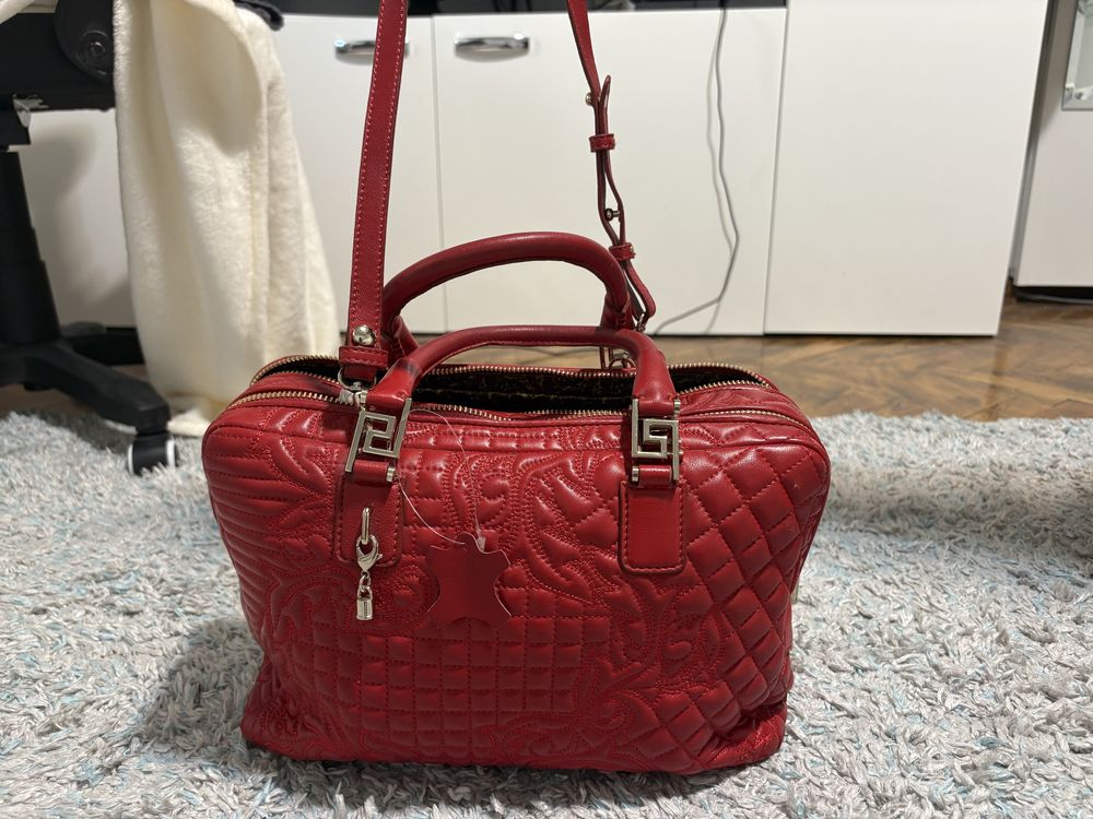Дамска чанта с Versace