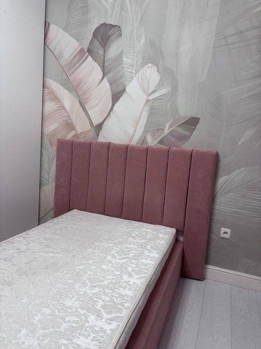 Кровать хорошом состояние с ортапедическом матрасом