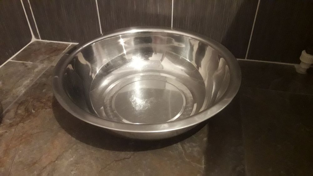 Таз нержавеющая сталь - 10 литров ' Диаметр 45 см , Высота 12 см
район