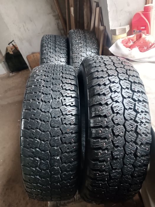 Шины-снежок, липучка, шиповные на продажу б/у
