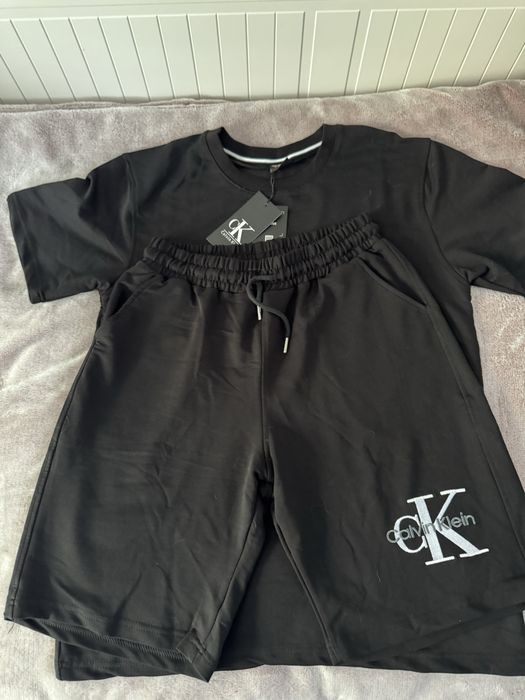 Set tricou si pantaloni scurti