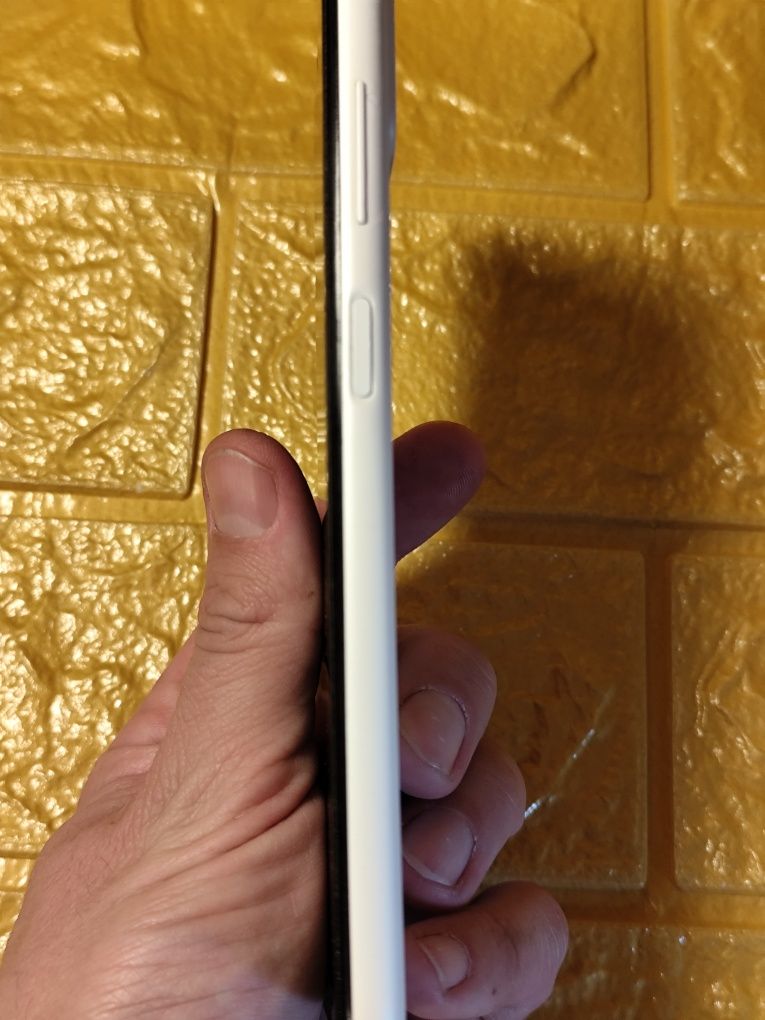 Продавам samsung galaksi a12.