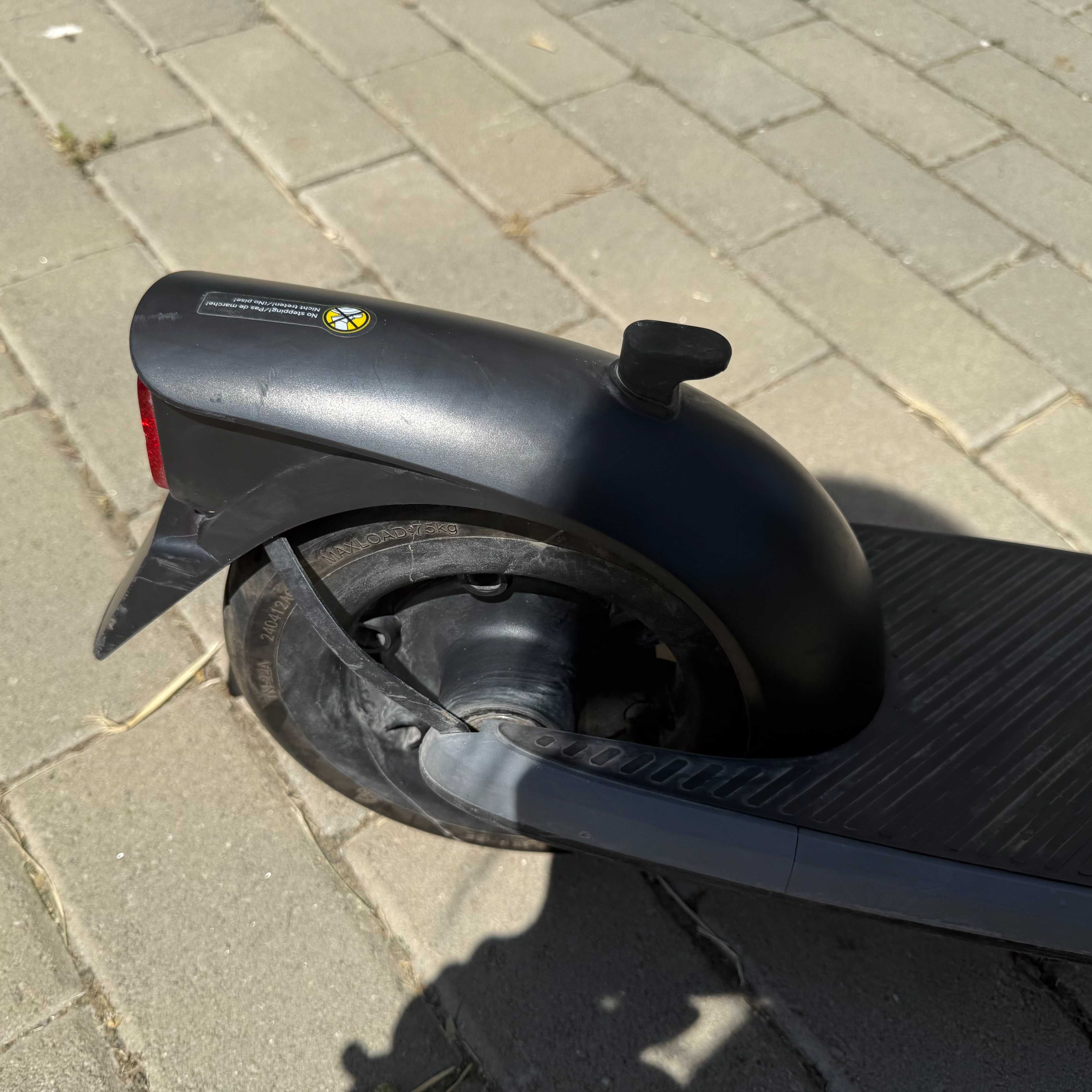 Електрическа тротинетка Ninebot, KickScooter E2