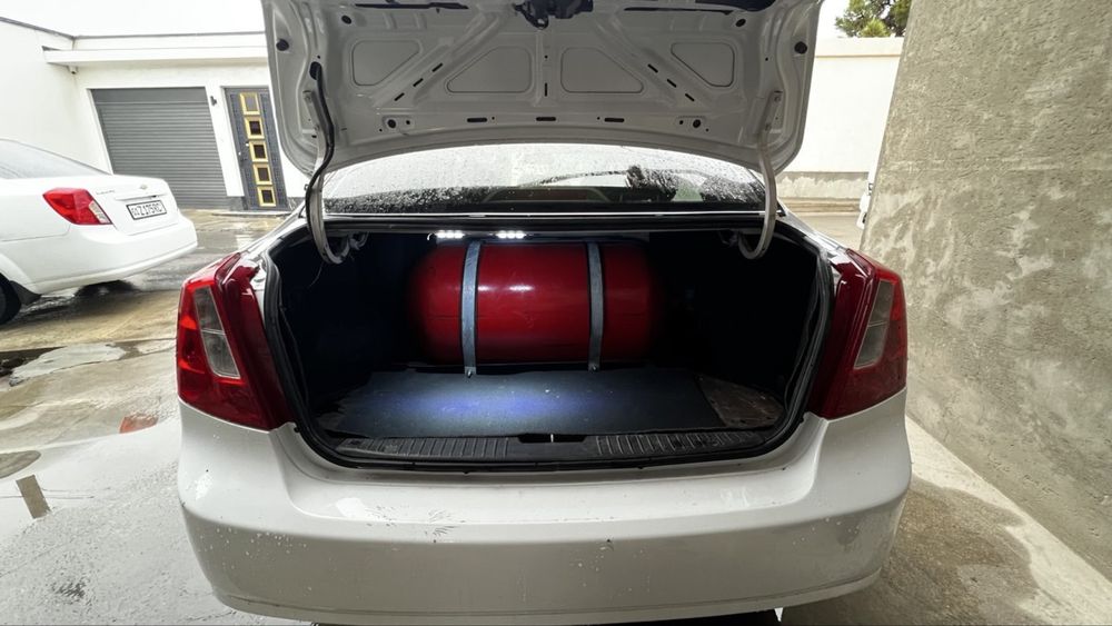 Lacetti 1.8 mexanika 2010 yil Zor