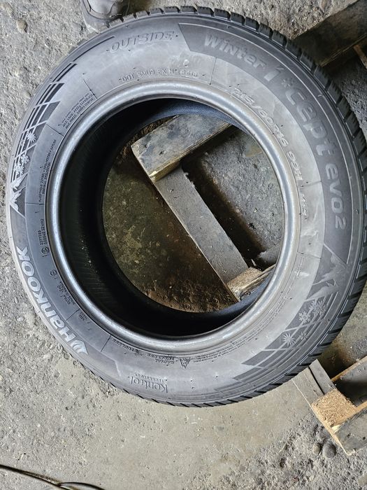 2 anvelope iarna 215 60 16 Hankook