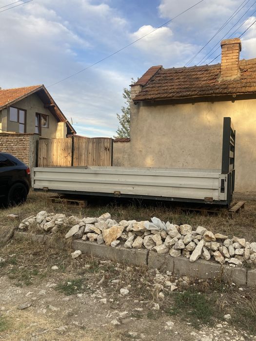 Каросерия с алуминиеви канати