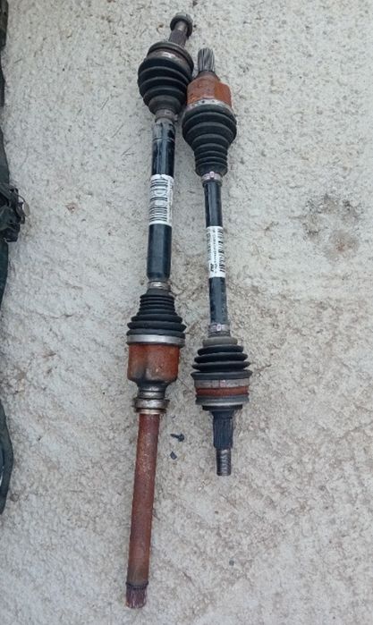 Planetara stanga/dreapta 1.6hdi 109cp Peugeot 3008 an 2008-2015