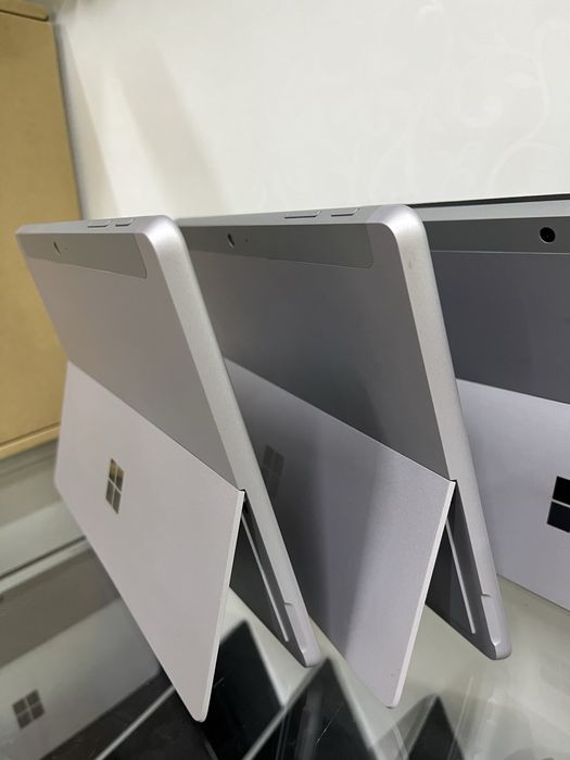 Миниатюрный планшет на windows Surface GO2 M3 процессор 8gb ram 128ssd