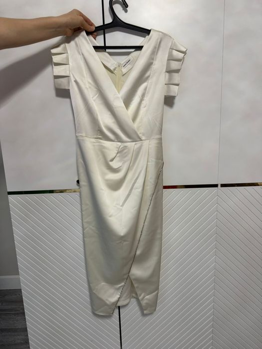 Продаю одежды женские ,в отличном состояние.