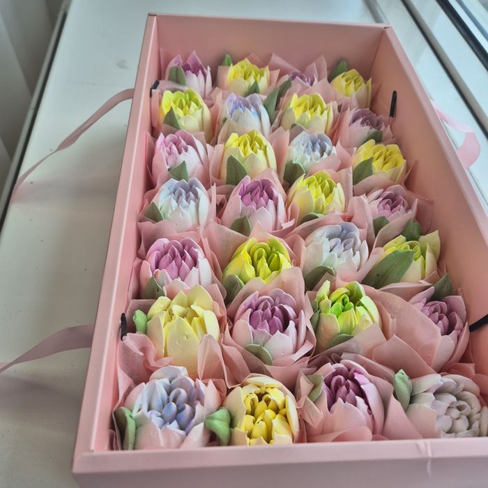 Принимаю заказы на зефирные тюльпаны.