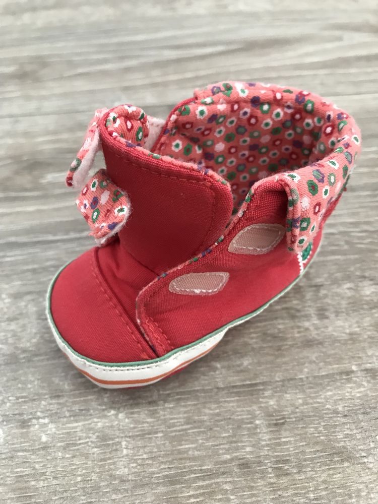 Pantofiori George cu broderie pentru bebe 3-6 luni