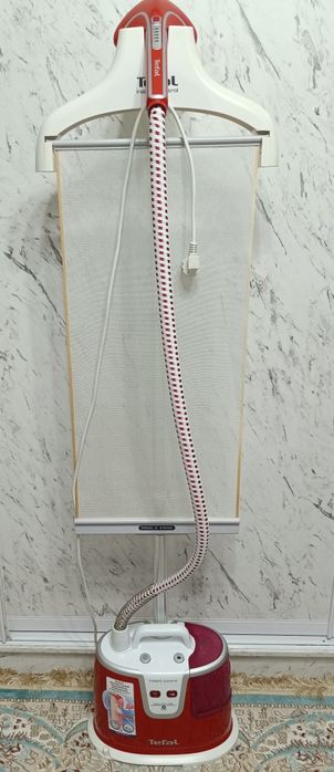 Продам вертикальный отпариватель Tefal