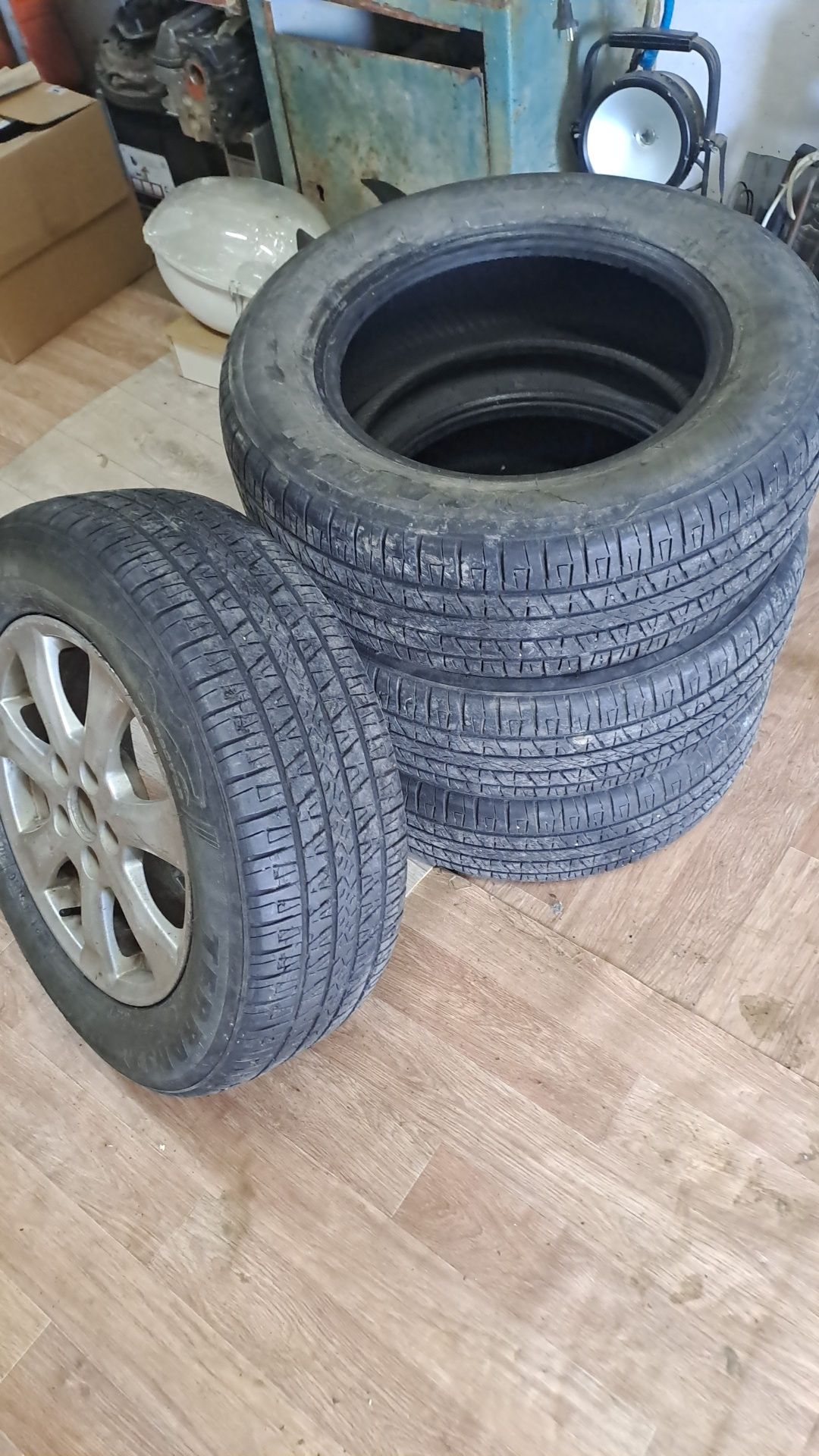 Шины летные 215/65/16