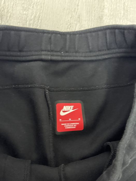 Pantaloni Nike Tech Negru