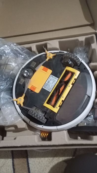 Robot pilesosni sotmoqchi edim bolamni dorilarga pul judayam kerak ed
