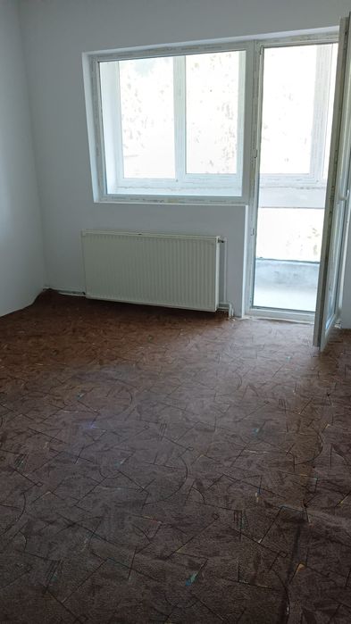 Vând apartament cu 3 camere situat în orașul Sinaia judetul Prahova