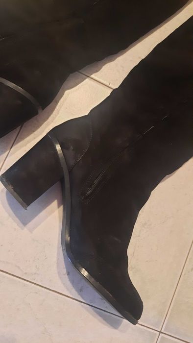 Дамски ботуши с дебел ток