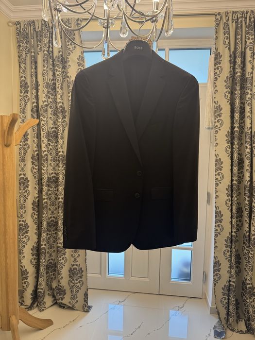 Costum 2 piese/sacou+pantalon/ 100% lana Hugo Boss