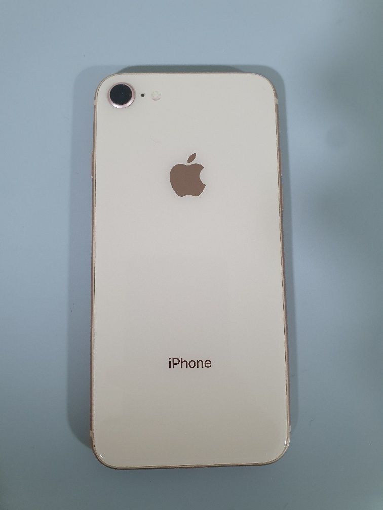 iPhone 8 100$ ga bervoriladi