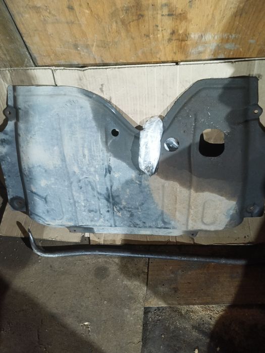 Железная защита картера двигателя Рено Сандеро