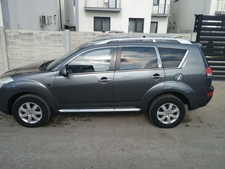 Vând schimb Citroen c-crosser, 2008, 7 locuri, soft și înălțătoare.