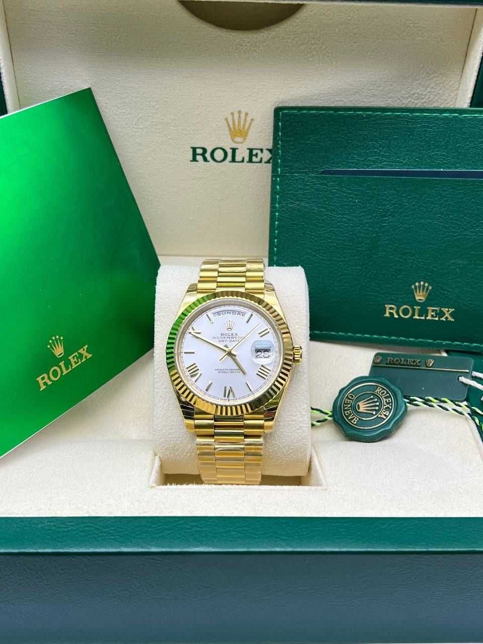 Rolex Day-Date 40 Everose Gold  Reference 228235