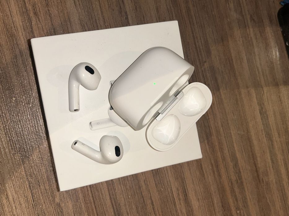 Продам кейс от airpods3