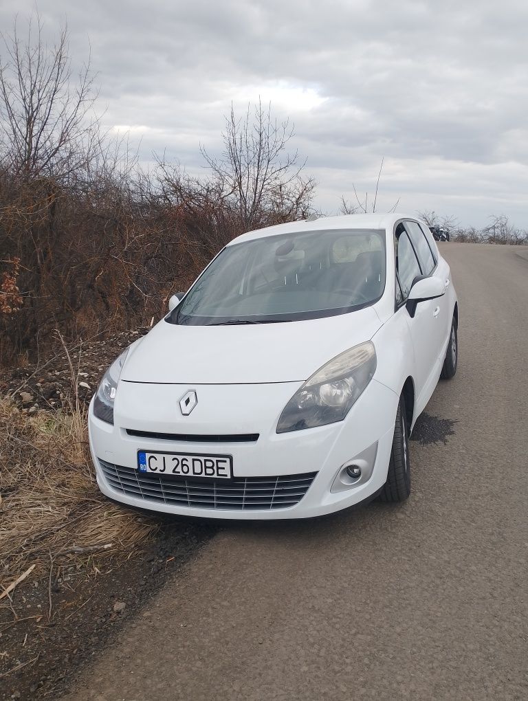 Vând Renault grand scenic