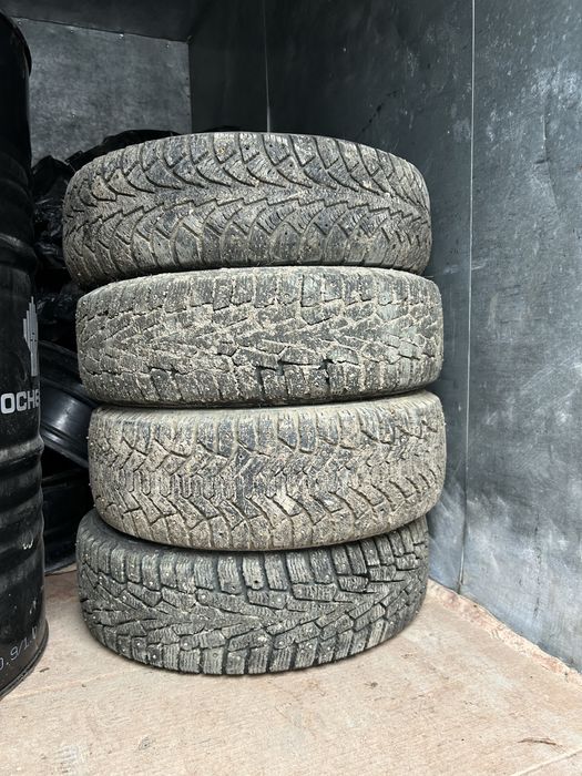 Продам зимнию резину комплект