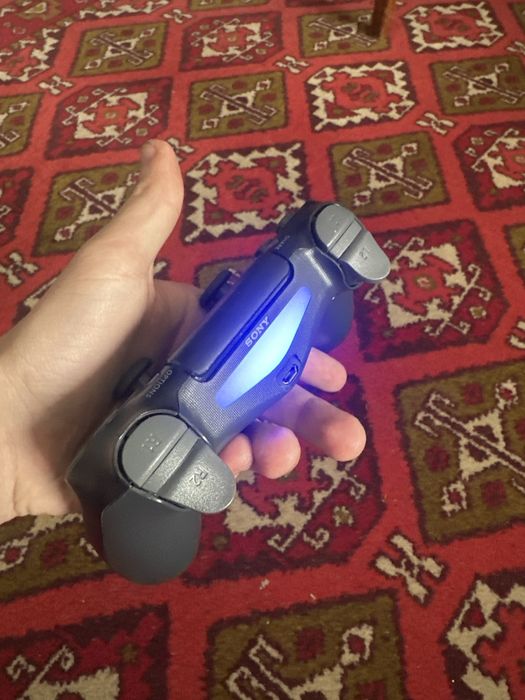 Продам Dualshock 4