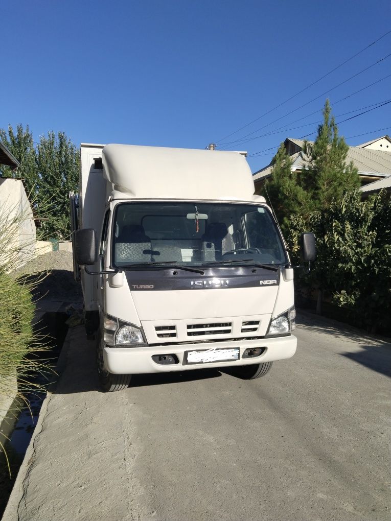 Isuzu 2012 yil xolati zur