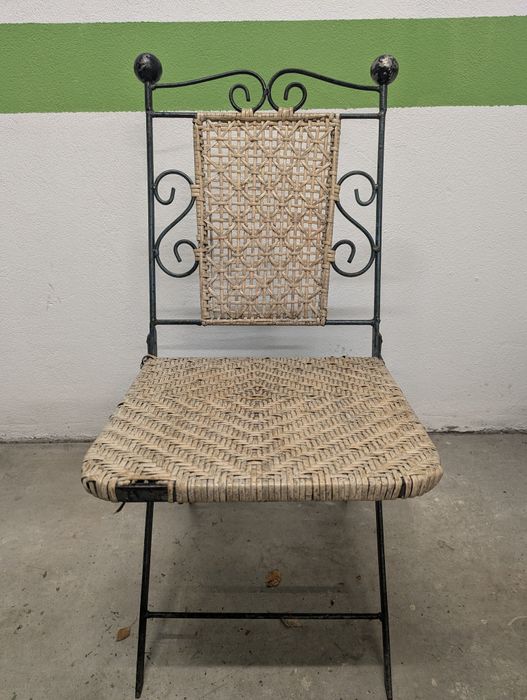 Градинска маса с два стола