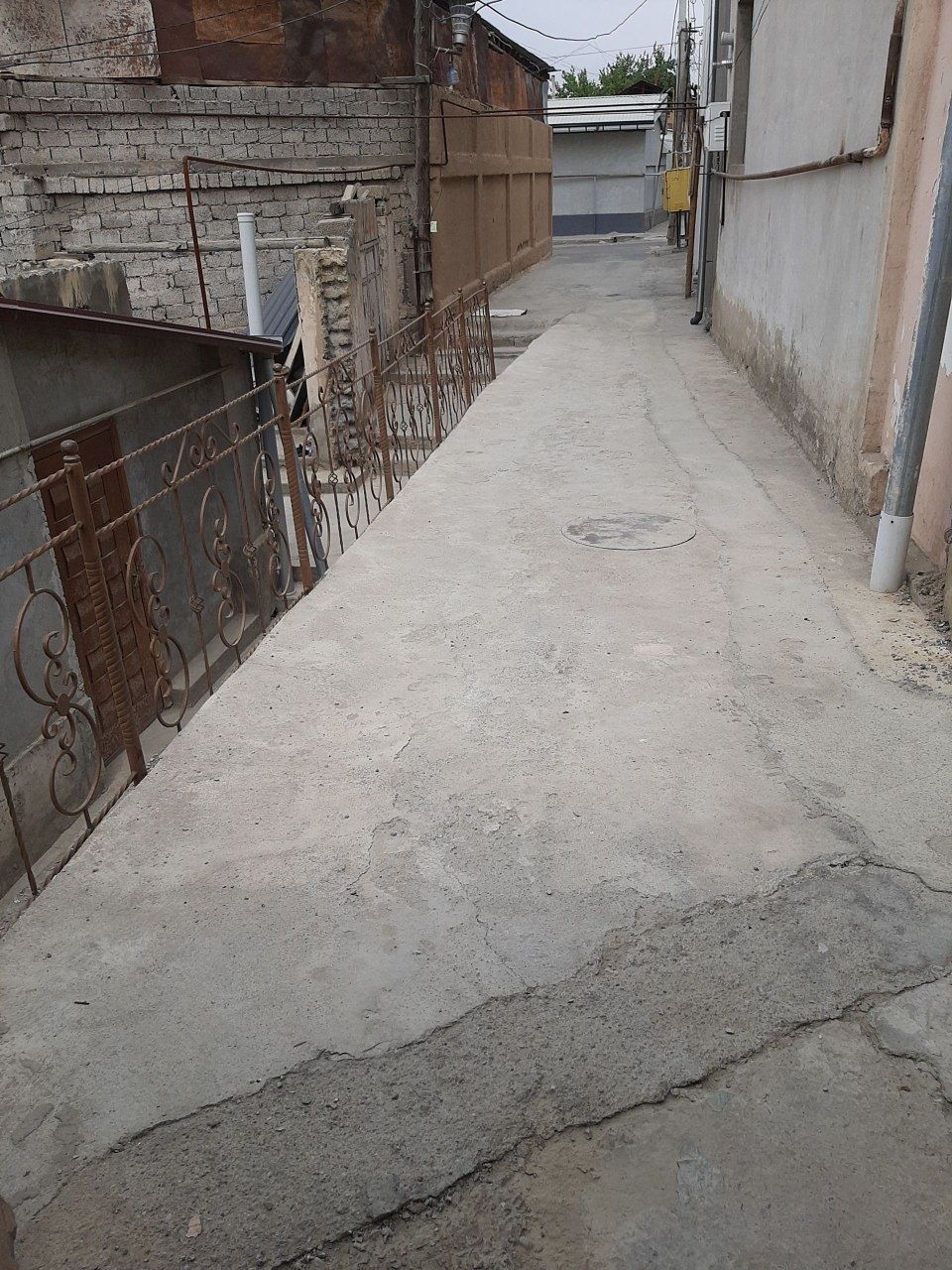 Samarqand Darvoza maxallasida joylawgan 3.7 sotx hovli sotiladi