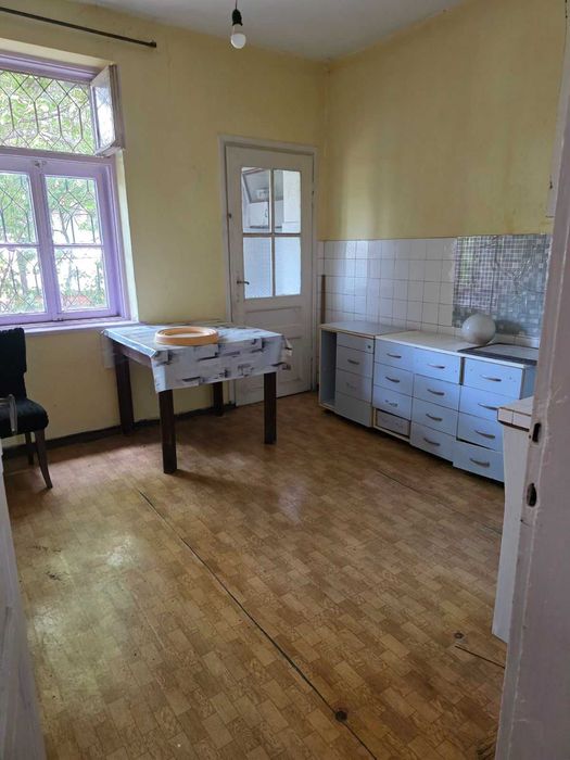 Етаж от къща в кв."Училищни", гр.Хасково