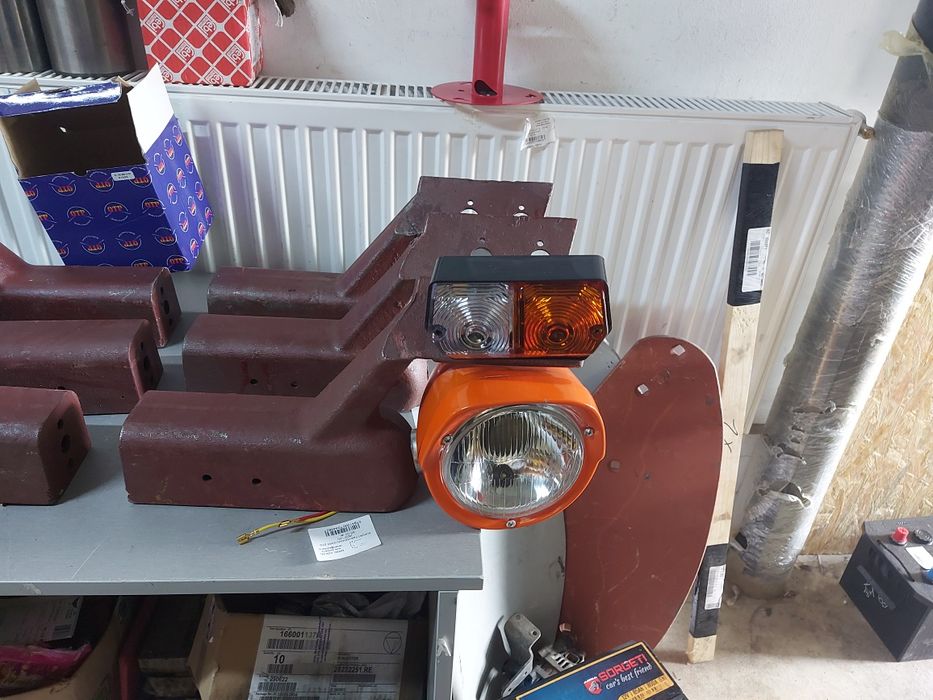 Suport cu far și semnalizare tractor u650