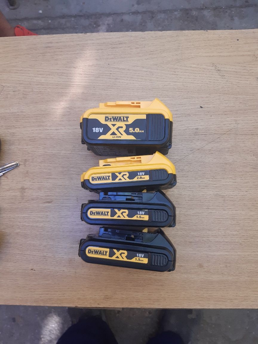 Acumulatori li ion Dewalt 2 si 5A noi originali