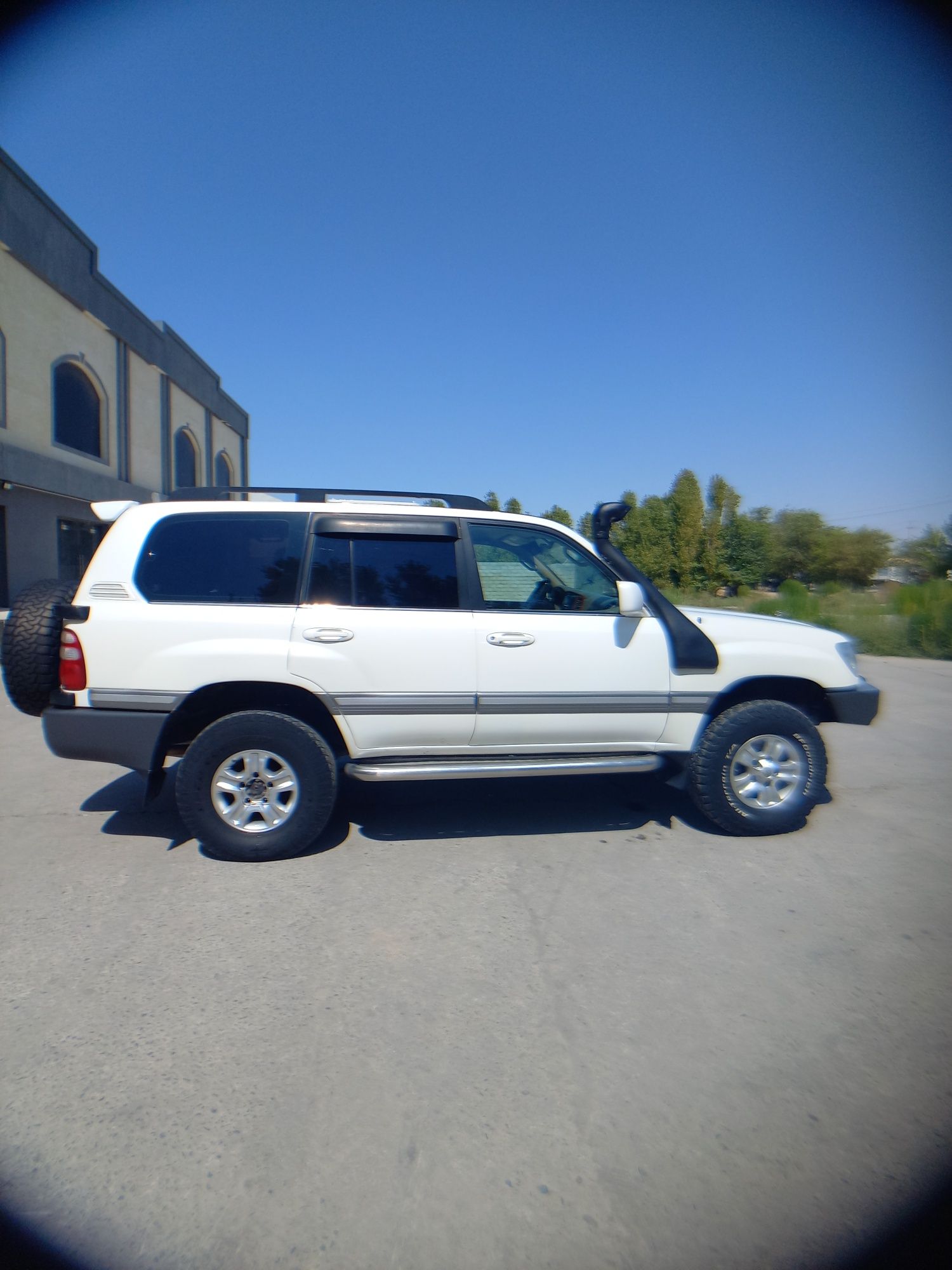 Toyota Land Cruiser 105